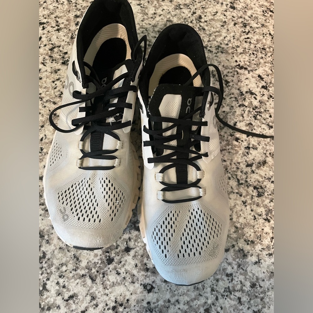 Women’s OnCloud Tennis Shoe